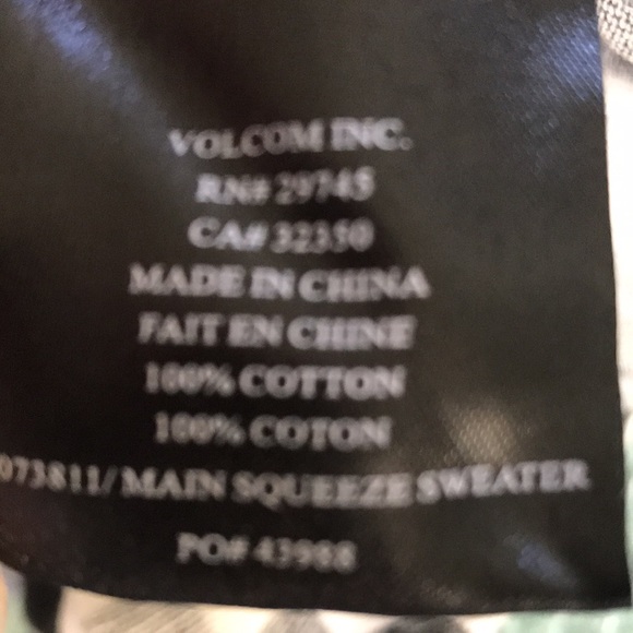 VOLCOM black and white check size small ladies knit top MOD - Picture 17 of 17